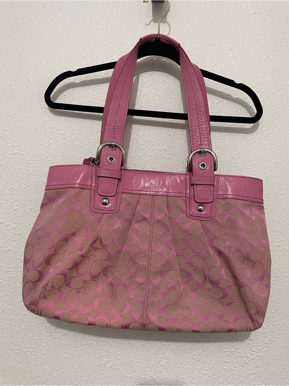 Y2K Coach Pink Signature SoHo Monogram Shoulder Barbie Pink Signature Bag